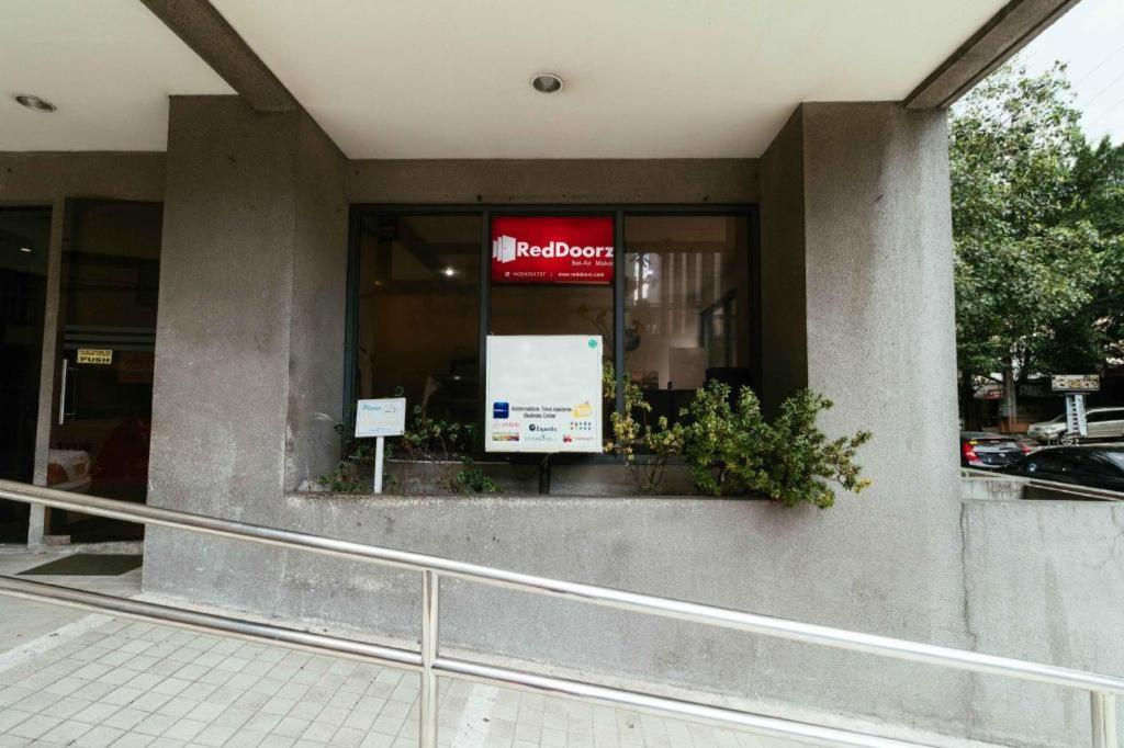 Reddoorz @ Bel Air Soho Suites Makati Manila Exterior photo